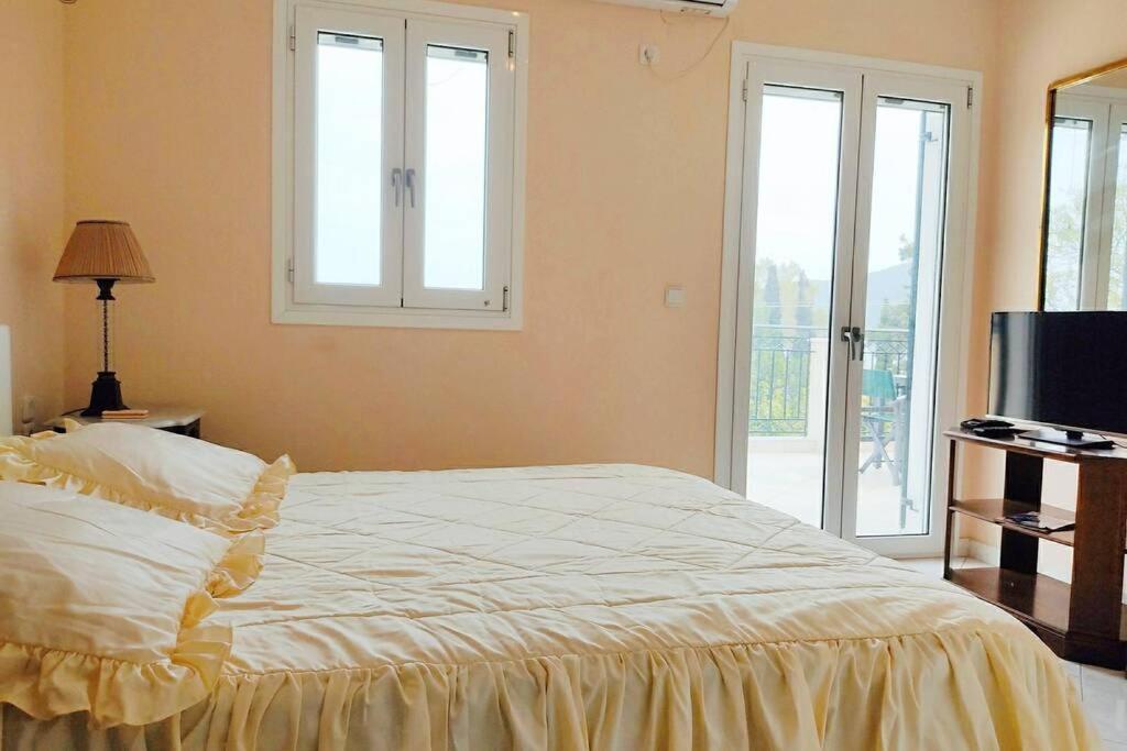 Peggy'S Lux Apartment Каравомилос Экстерьер фото